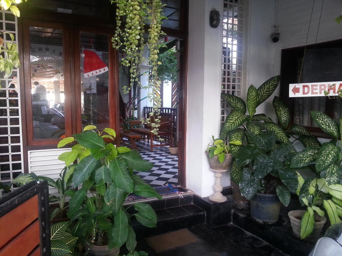 Dephani Beach Hotel Negombo Eksteriør billede