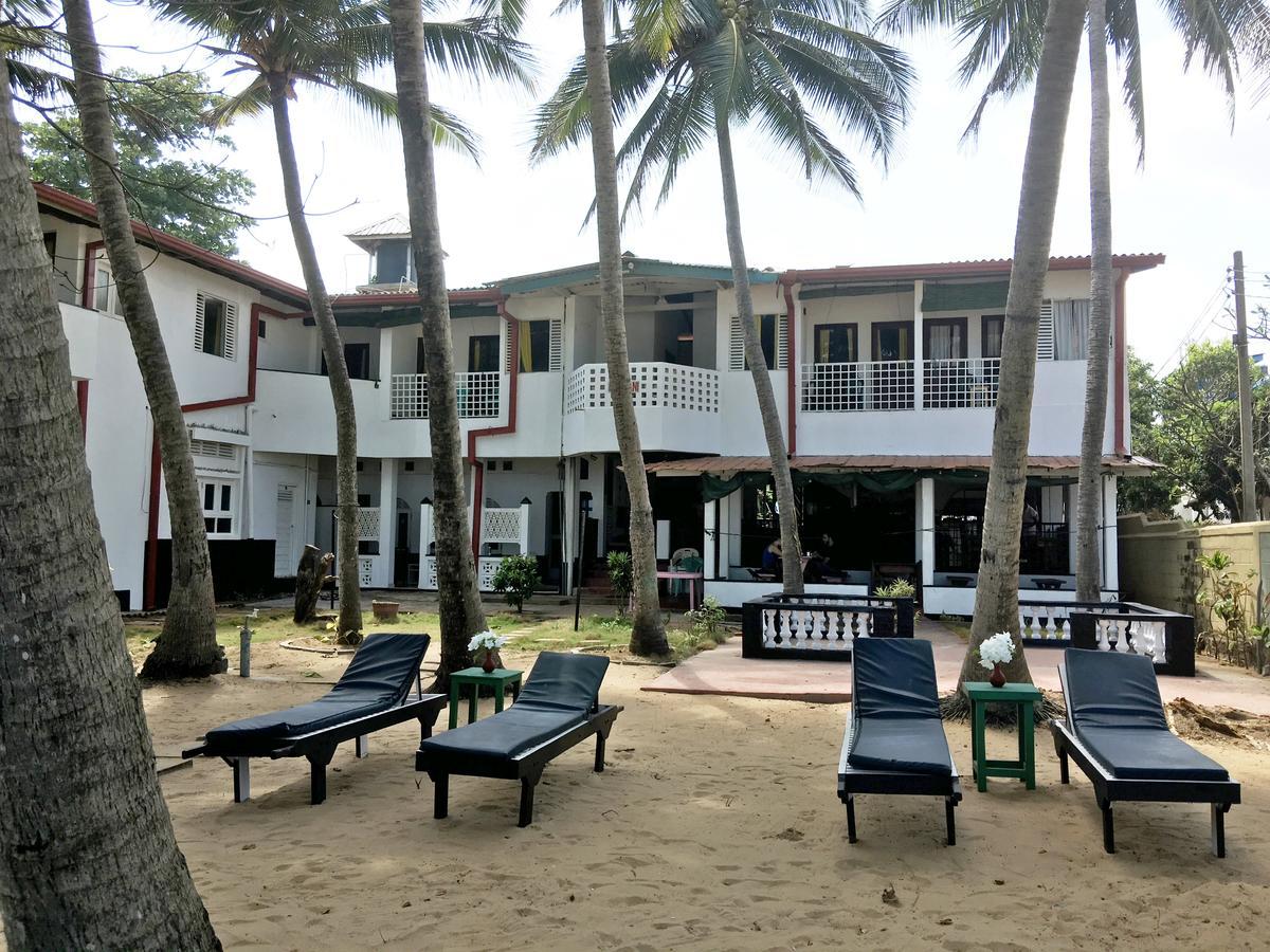 Dephani Beach Hotel Negombo Eksteriør billede