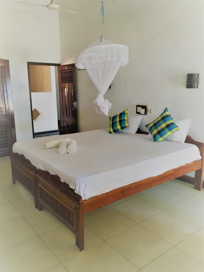 Dephani Beach Hotel Negombo Eksteriør billede