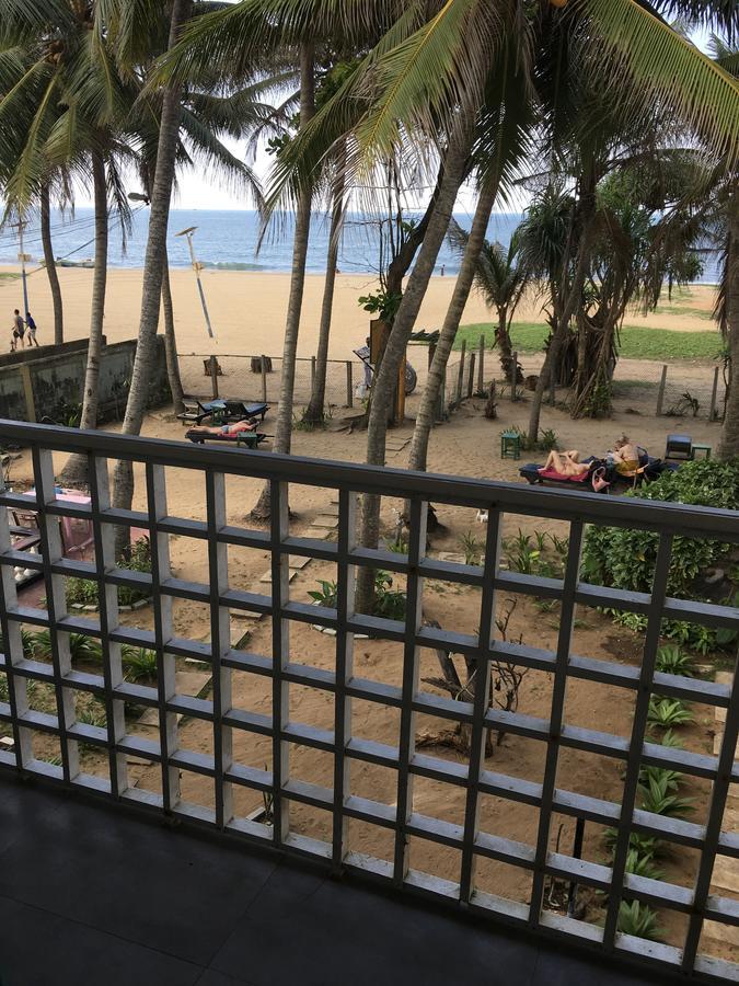 Dephani Beach Hotel Negombo Eksteriør billede