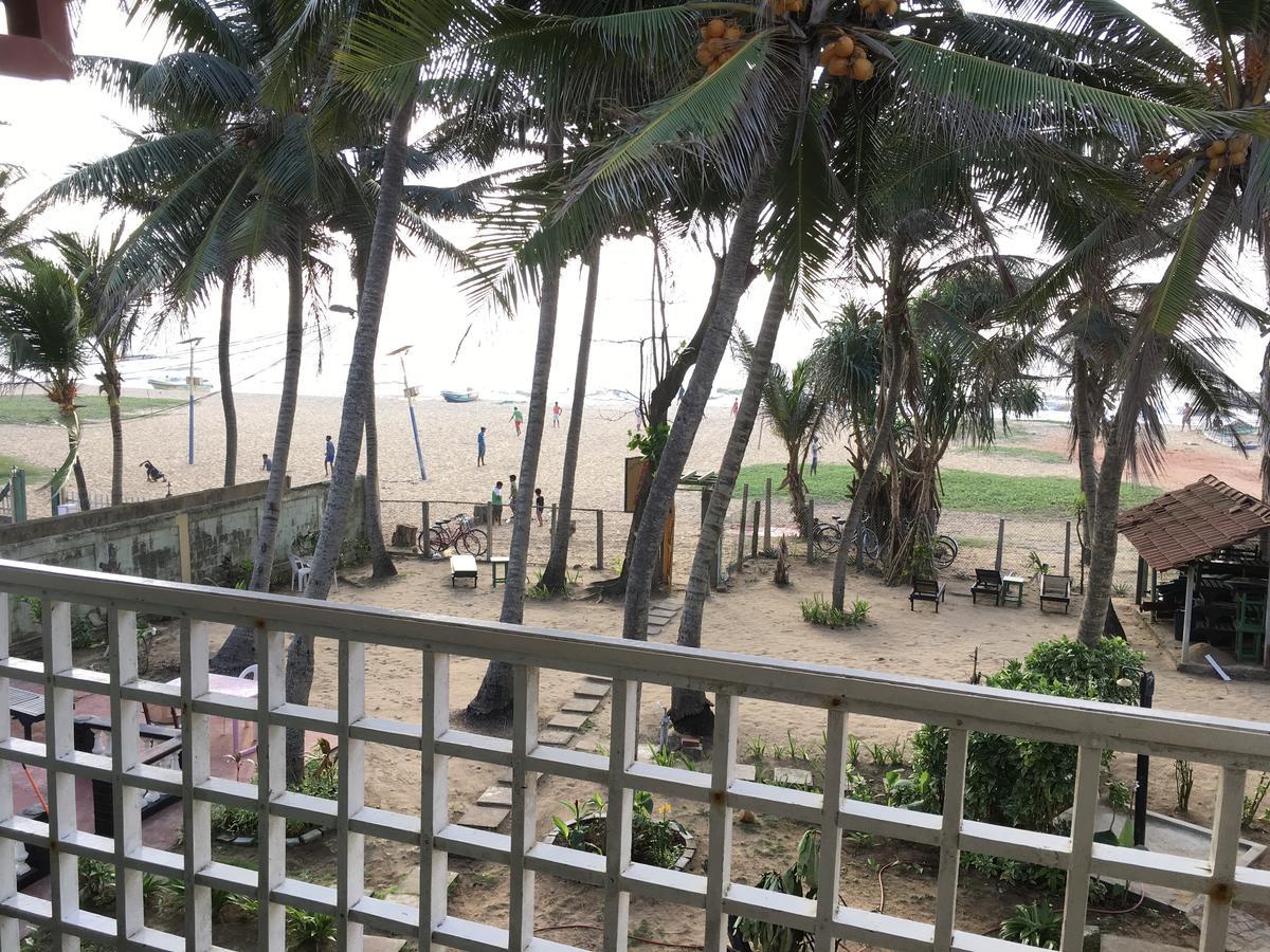 Dephani Beach Hotel Negombo Eksteriør billede