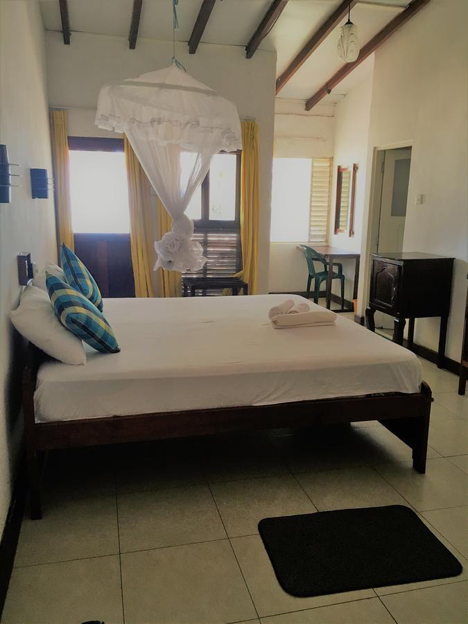 Dephani Beach Hotel Negombo Eksteriør billede