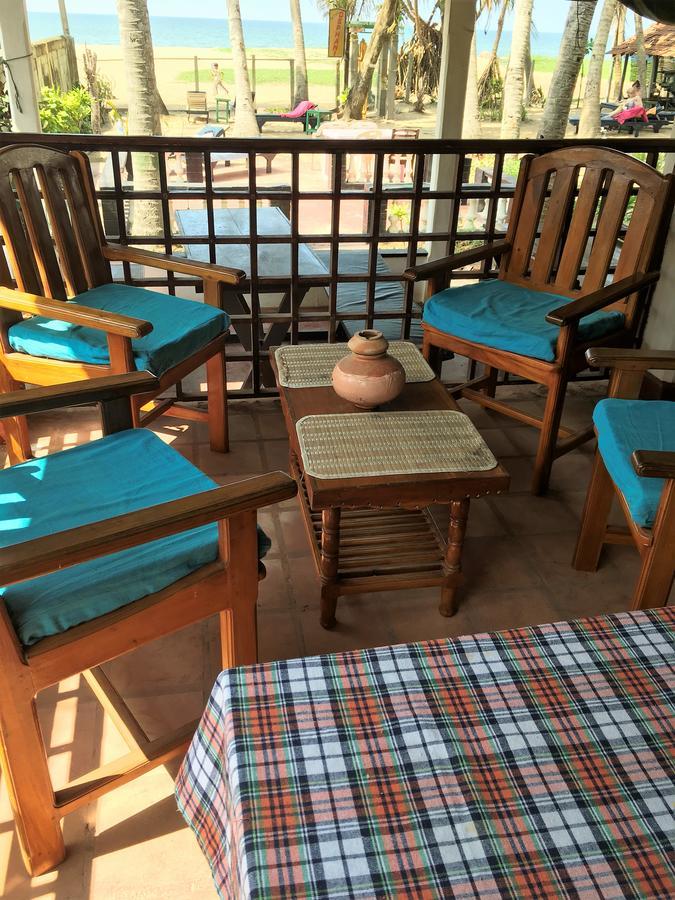 Dephani Beach Hotel Negombo Eksteriør billede