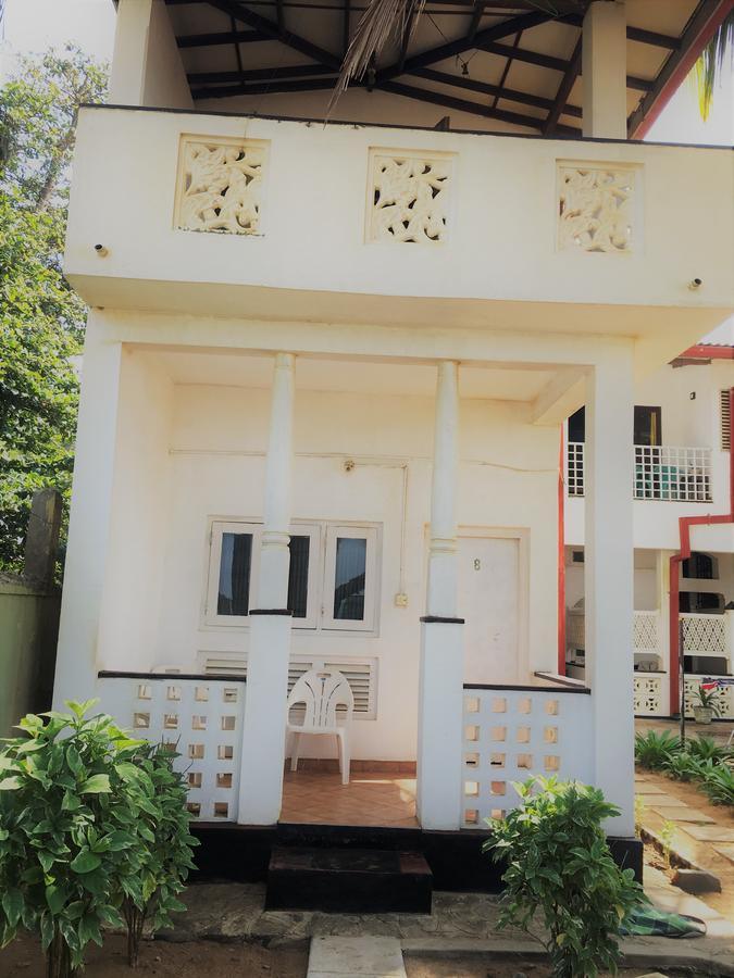 Dephani Beach Hotel Negombo Eksteriør billede