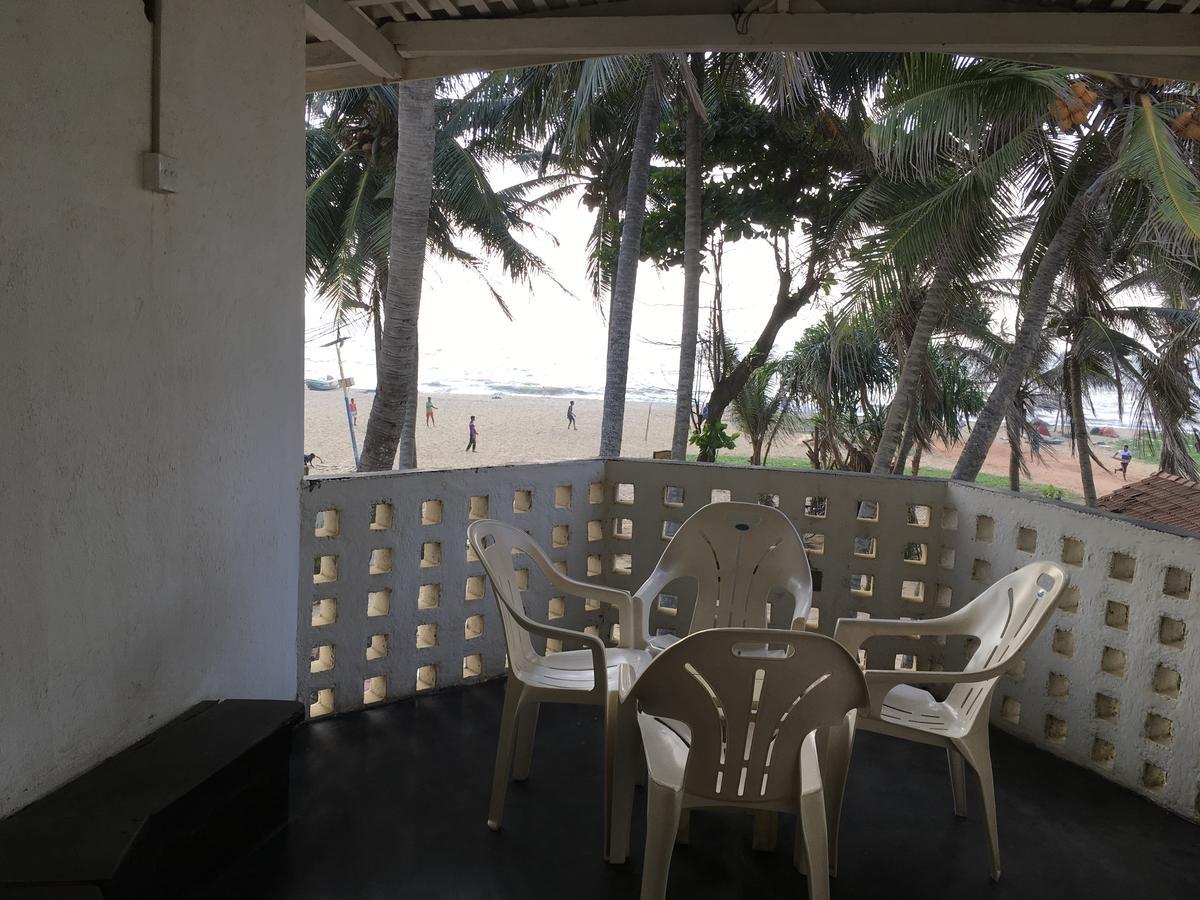 Dephani Beach Hotel Negombo Eksteriør billede