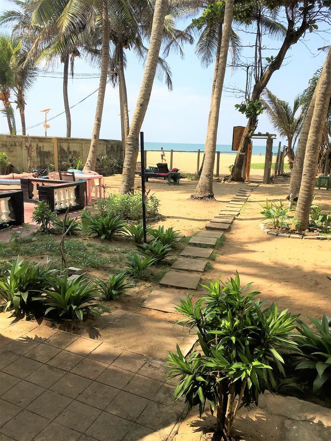 Dephani Beach Hotel Negombo Eksteriør billede